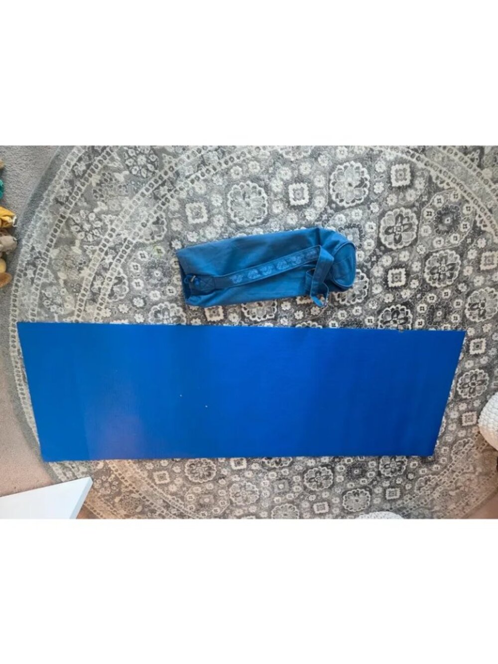 TPE foam yoga mat, blue textured exercise mat with carrying strap - Picture 4 of 5